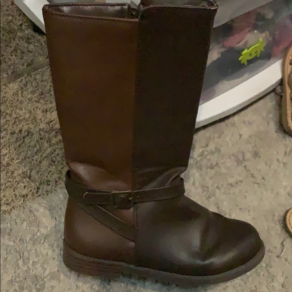 Brown boots